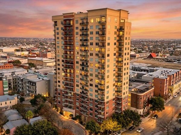 215 N Center St, Unit 1503, San Antonio, TX 78202