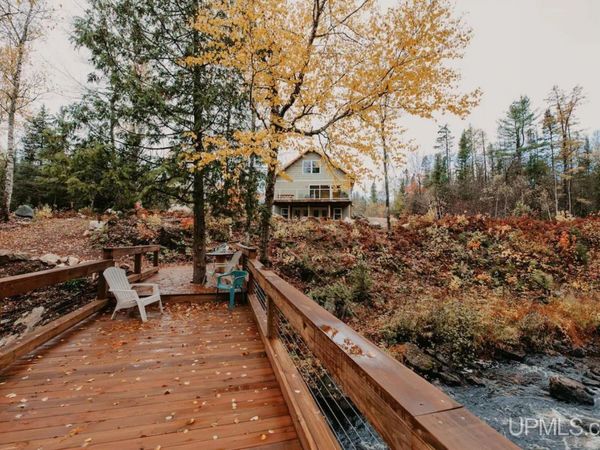 410 Pesheeke Grade Road, Michigamme Twp, MI 49861