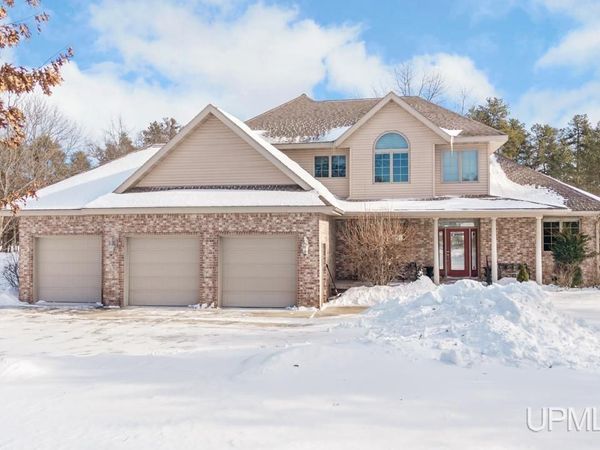 7726 N Lake Bluff O.5 Drive, Escanaba Twp, MI 49837