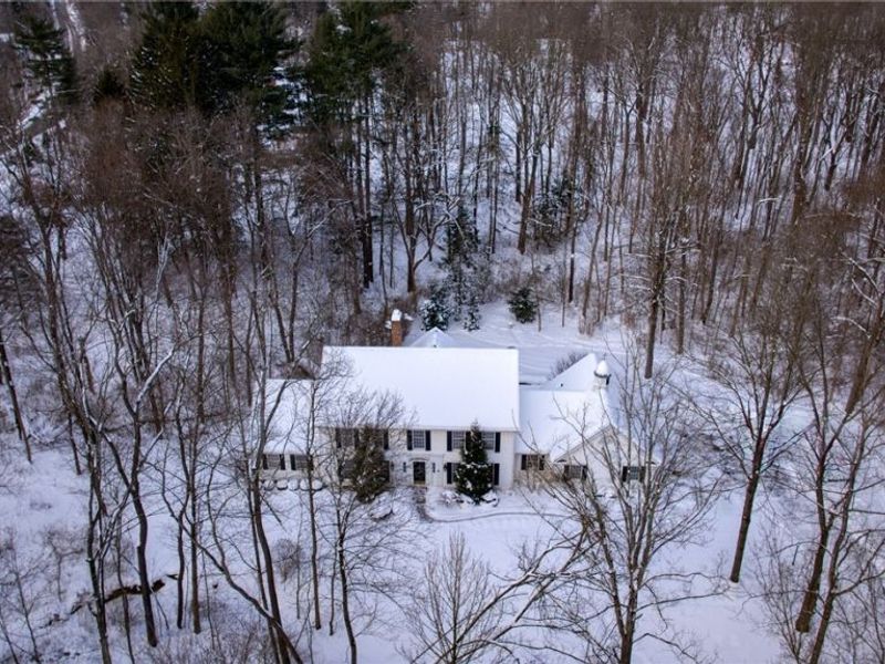 7431 River Oaks Trail, Gates Mills, OH 44040 Photo 2