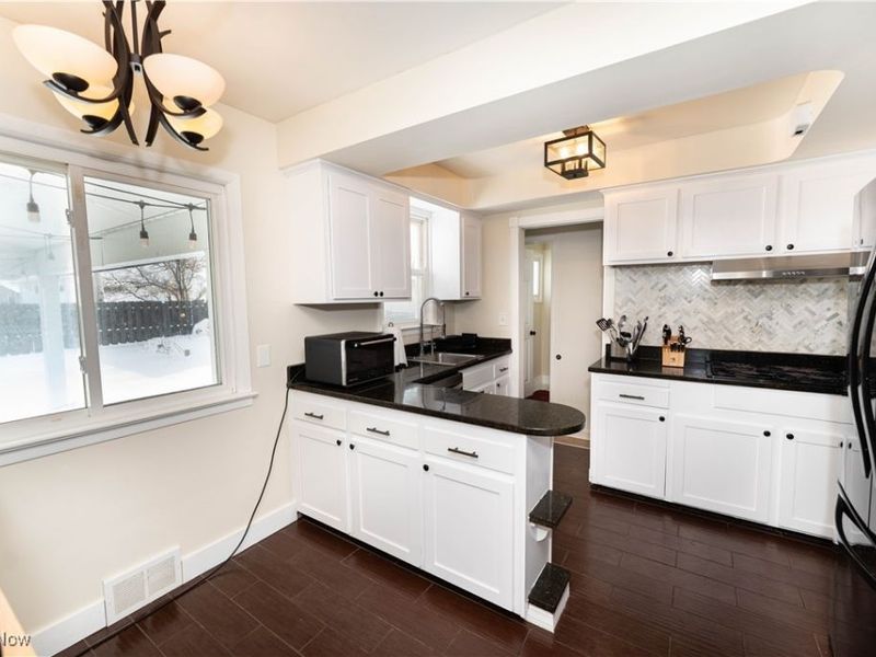 1709 Roselawn Road, Mayfield Heights, OH 44124 Photo 11