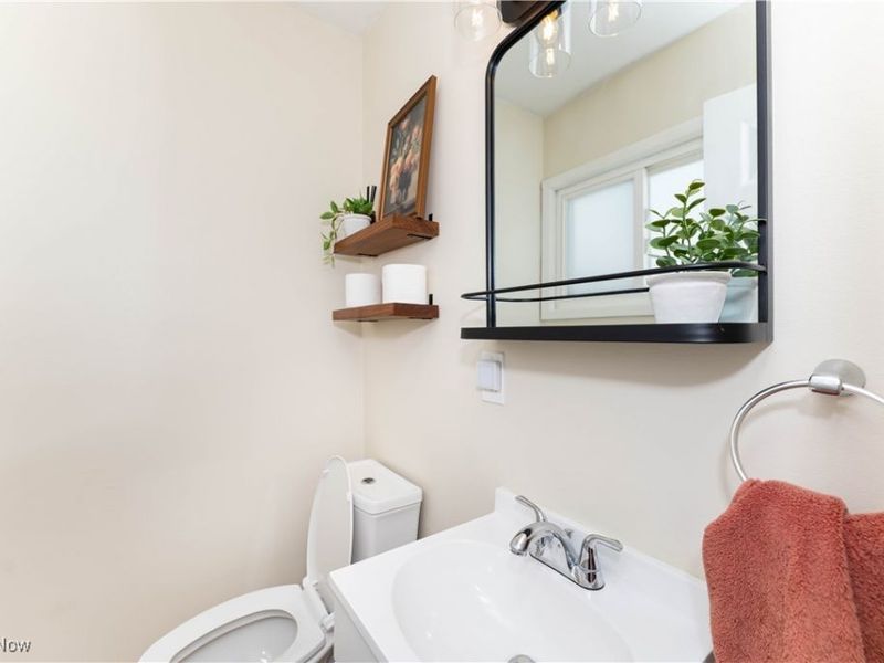 1709 Roselawn Road, Mayfield Heights, OH 44124 Photo 13