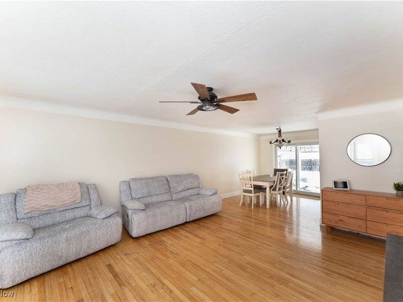 1709 Roselawn Road, Mayfield Heights, OH 44124 Photo 2