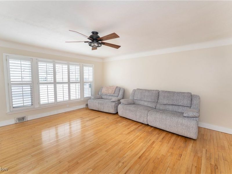 1709 Roselawn Road, Mayfield Heights, OH 44124 Photo 3