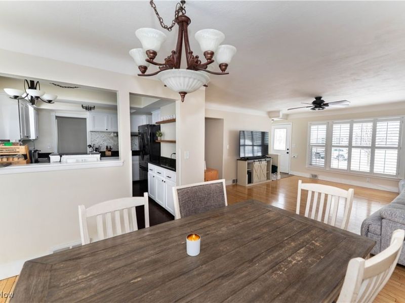 1709 Roselawn Road, Mayfield Heights, OH 44124 Photo 7