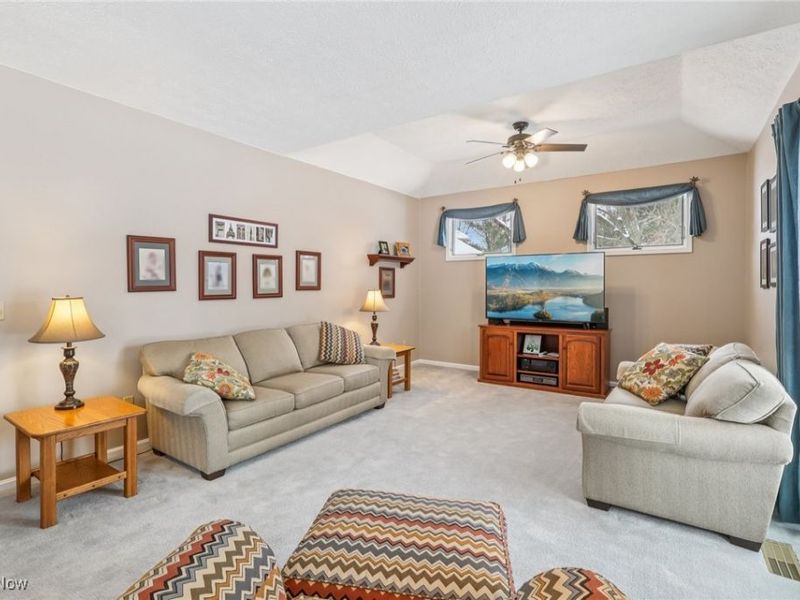 396 Creekside Drive, Avon Lake, OH 44012 Photo 12