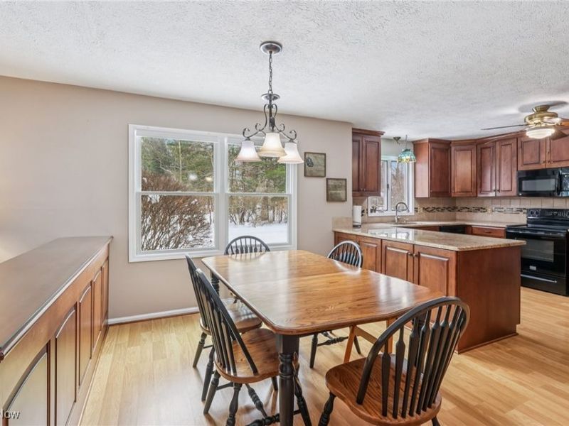 396 Creekside Drive, Avon Lake, OH 44012 Photo 14