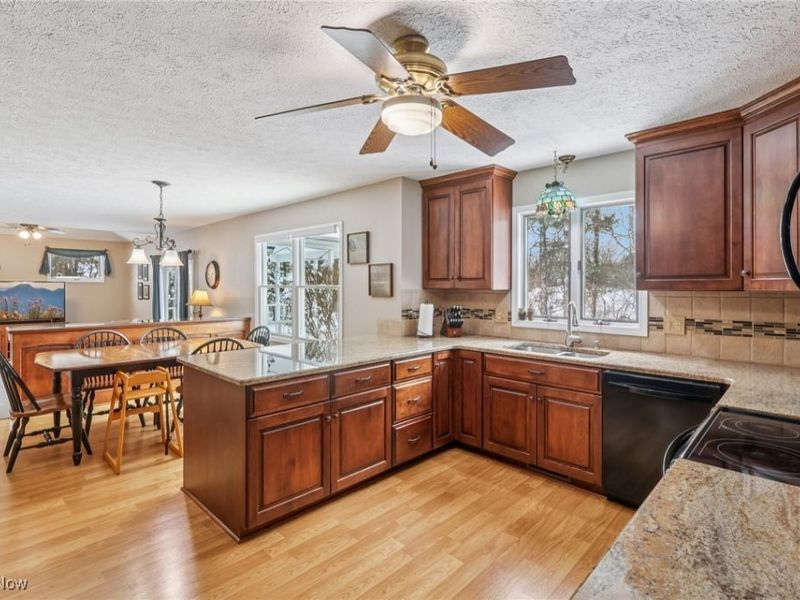 396 Creekside Drive, Avon Lake, OH 44012 Photo 18