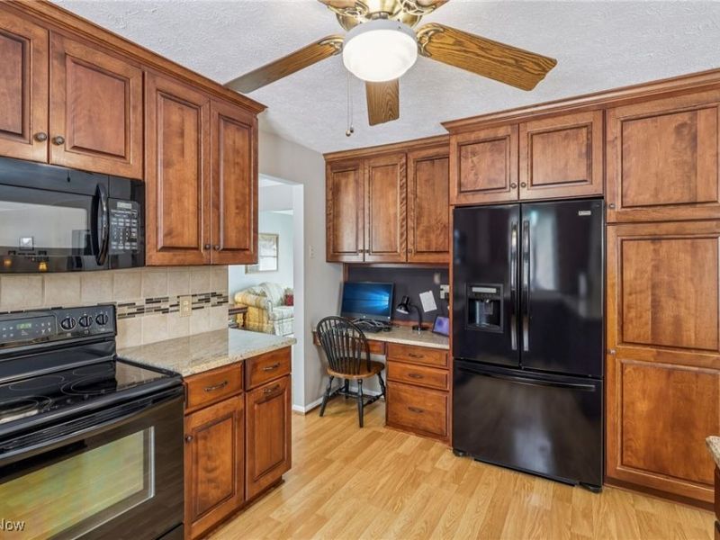 396 Creekside Drive, Avon Lake, OH 44012 Photo 20