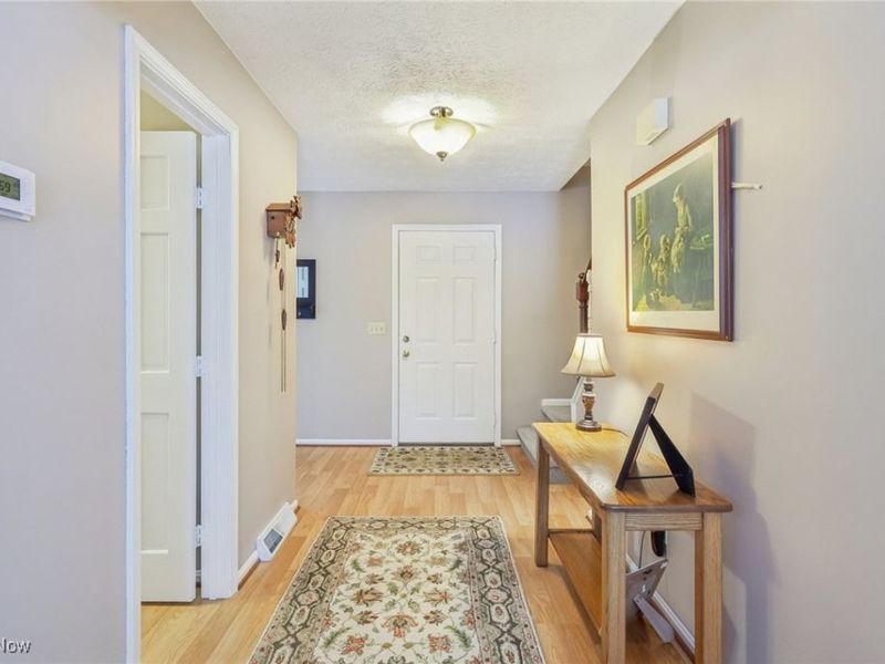 396 Creekside Drive, Avon Lake, OH 44012 Photo 4