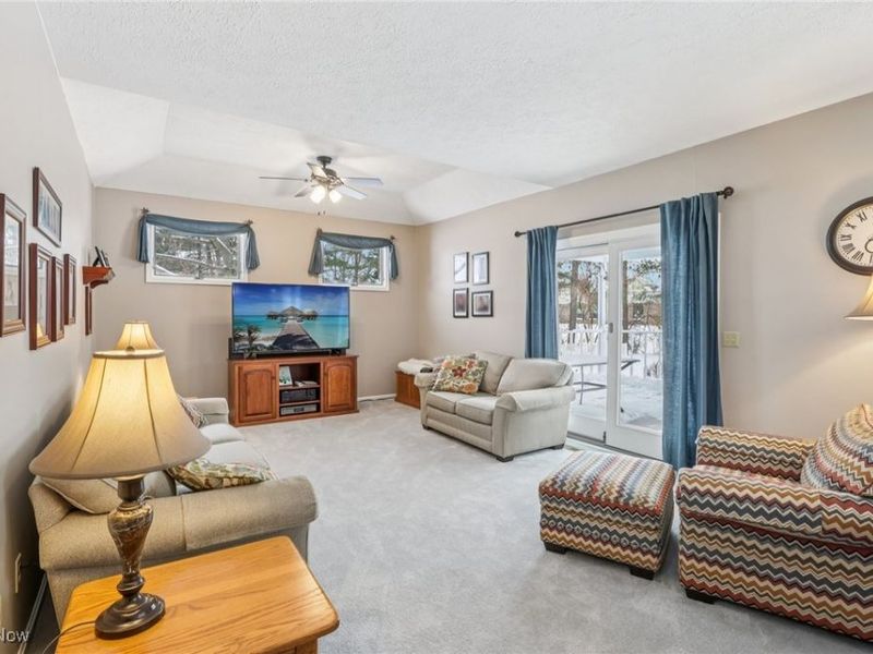 396 Creekside Drive, Avon Lake, OH 44012 Photo 9