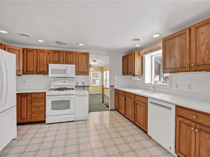 9583 E River Road, Elyria, OH 44035 Photo 14