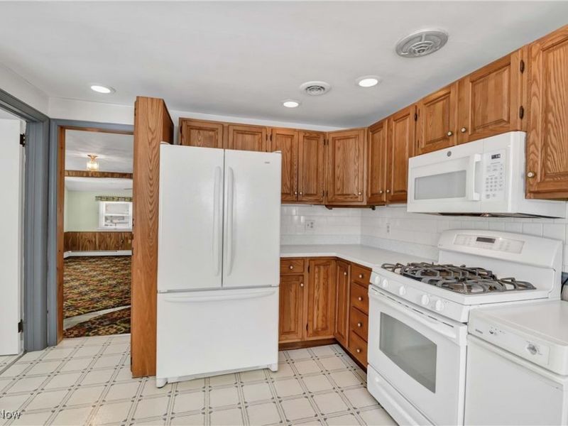 9583 E River Road, Elyria, OH 44035 Photo 15