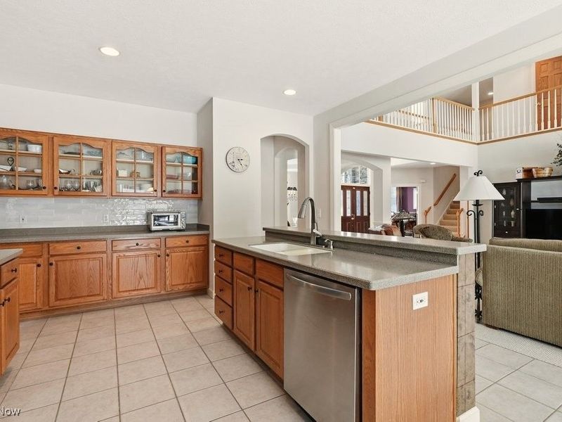 7982 Achill Court, Sagamore Hills, OH 44067 Photo 13