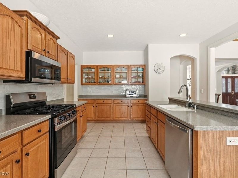 7982 Achill Court, Sagamore Hills, OH 44067 Photo 14