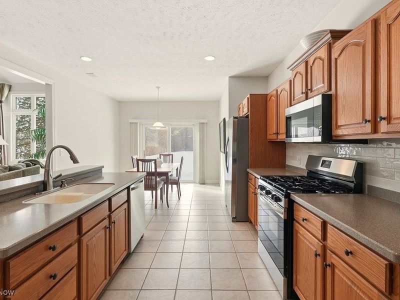 7982 Achill Court, Sagamore Hills, OH 44067 Photo 15