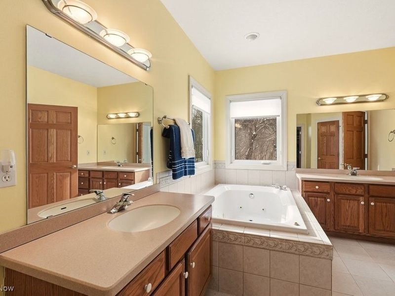 7982 Achill Court, Sagamore Hills, OH 44067 Photo 22