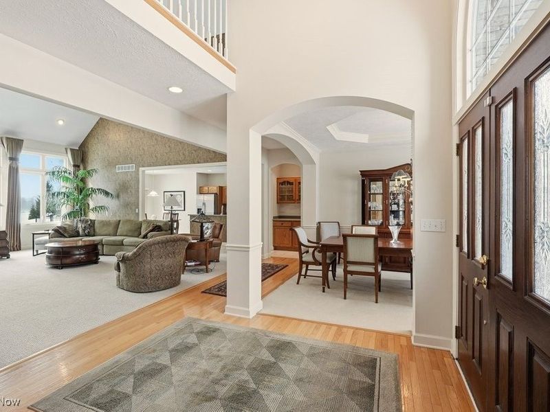 7982 Achill Court, Sagamore Hills, OH 44067 Photo 3