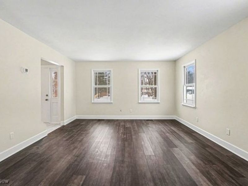 8134 Timber Lane Dr, Painesville, OH 44077 Photo 2