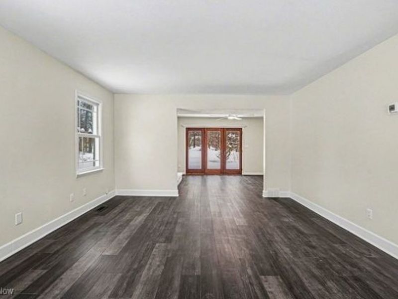 8134 Timber Lane Dr, Painesville, OH 44077 Photo 3