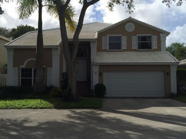 9972 NW 2 Court, Plantation, FL 33324