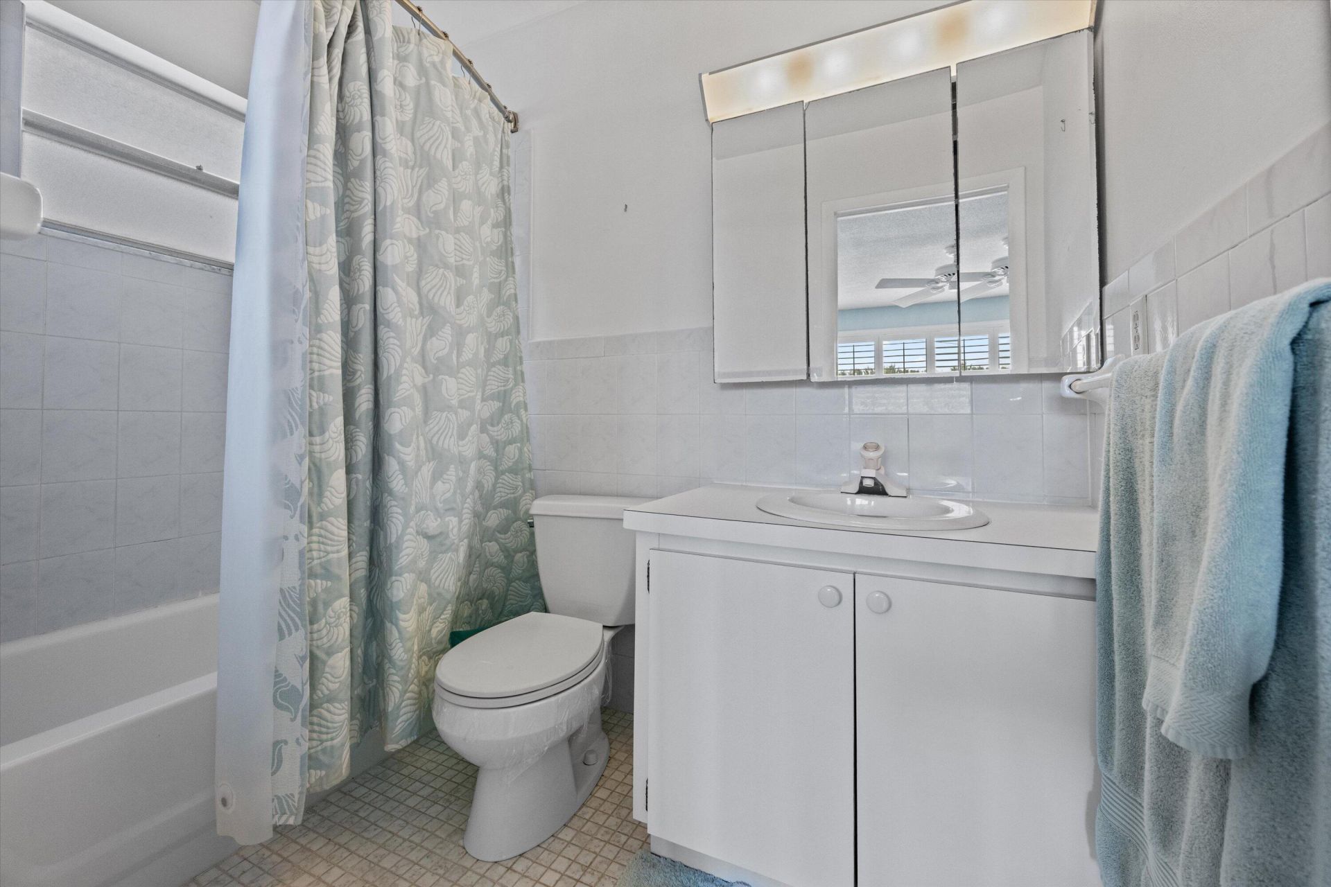 421 S Lakeside Drive, Unit 10, Lake Worth Beach, FL 33460 Photo