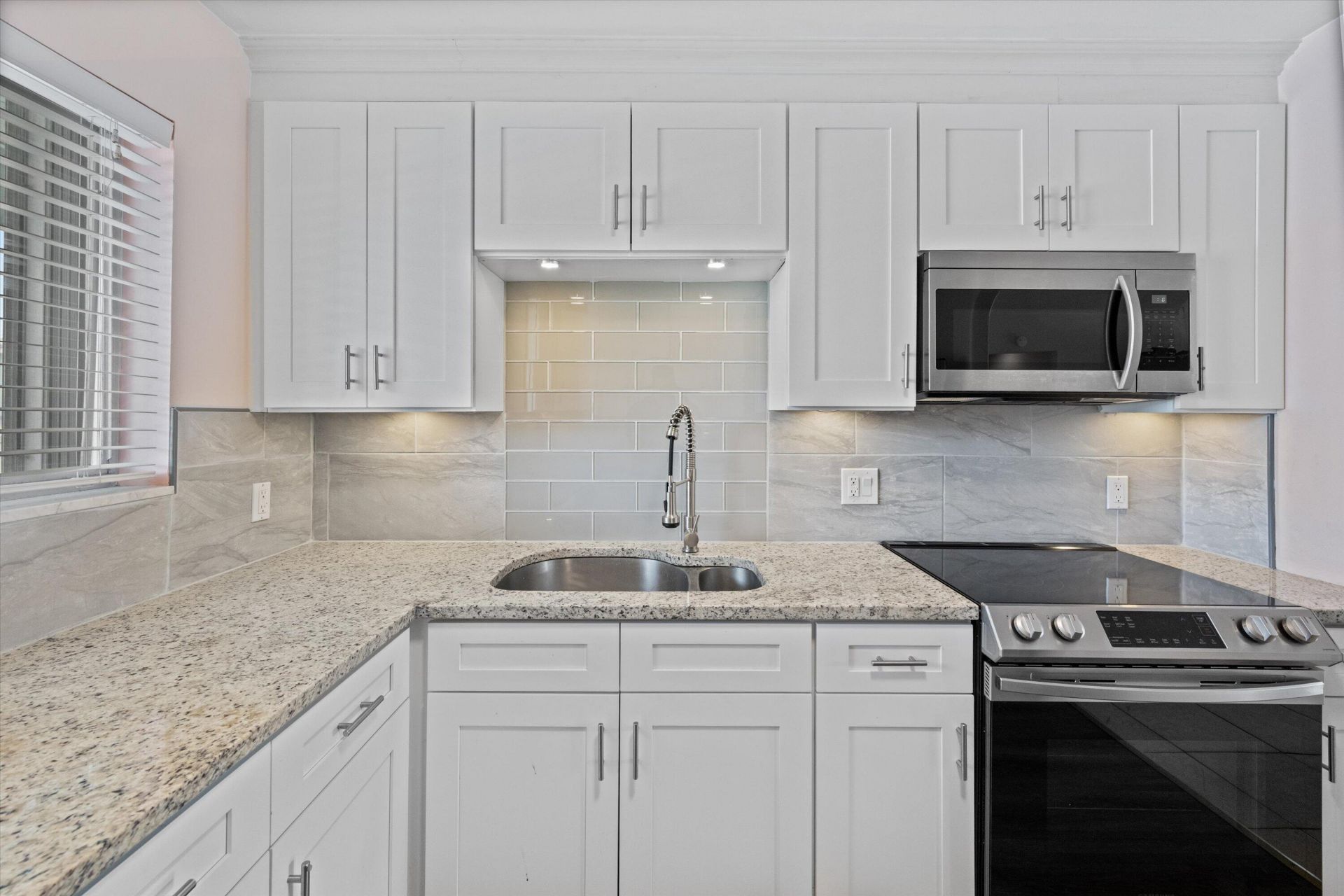 421 S Lakeside Drive, Unit 10, Lake Worth Beach, FL 33460 Photo