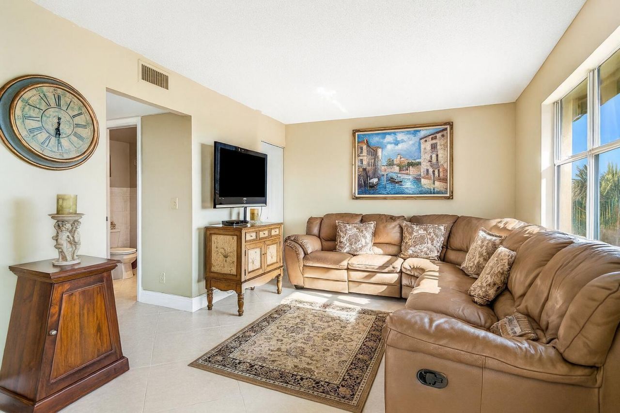 6200 NW 2nd Avenue, Unit 415, Boca Raton, FL 33487 Photo