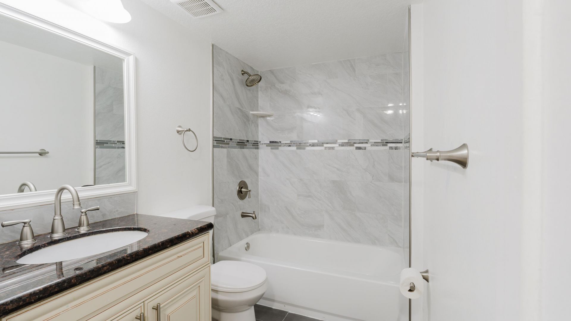 3760 N Jog Road, Unit 101, West Palm Beach, FL 33411 Photo