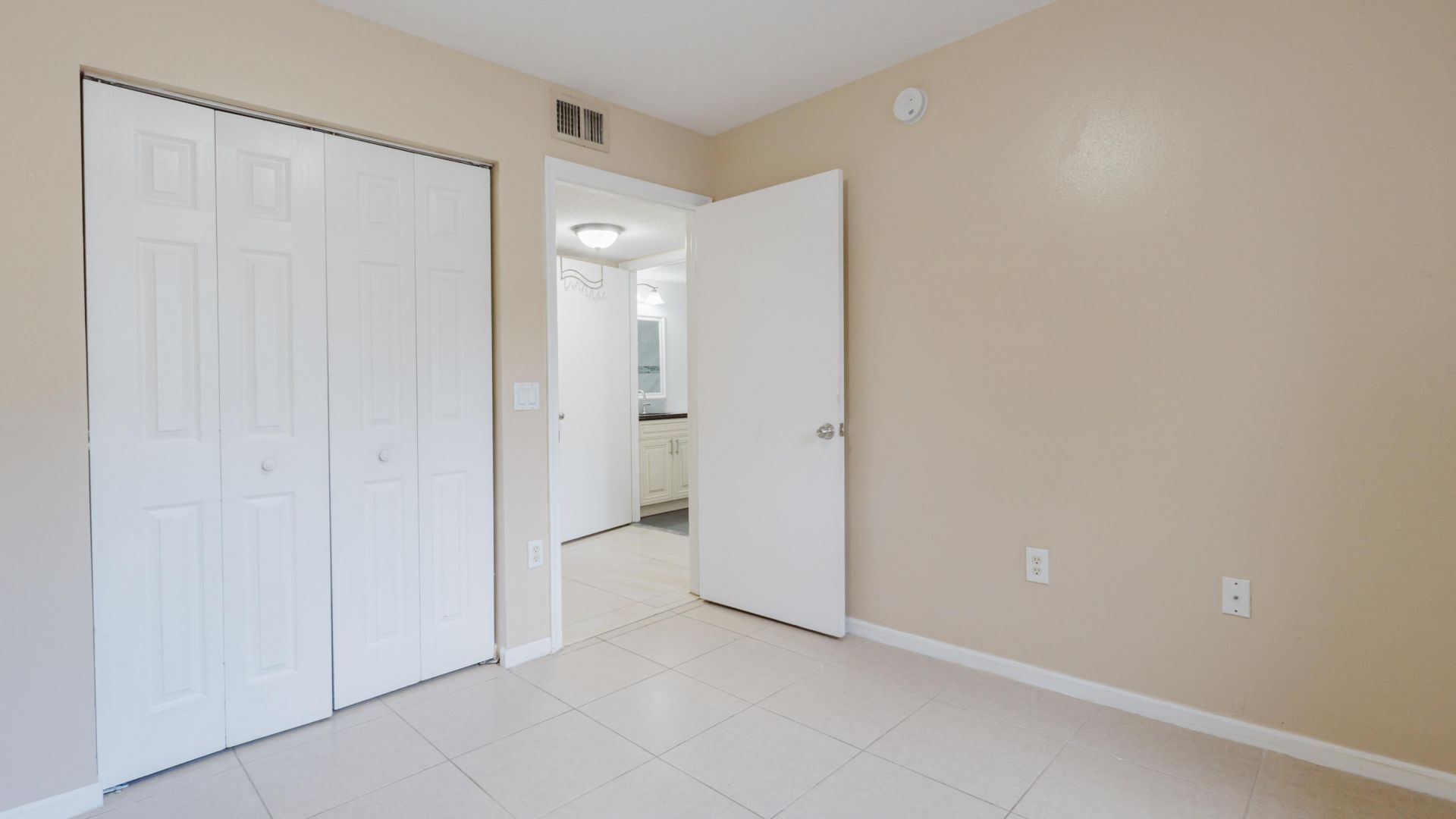 3760 N Jog Road, Unit 101, West Palm Beach, FL 33411 Photo