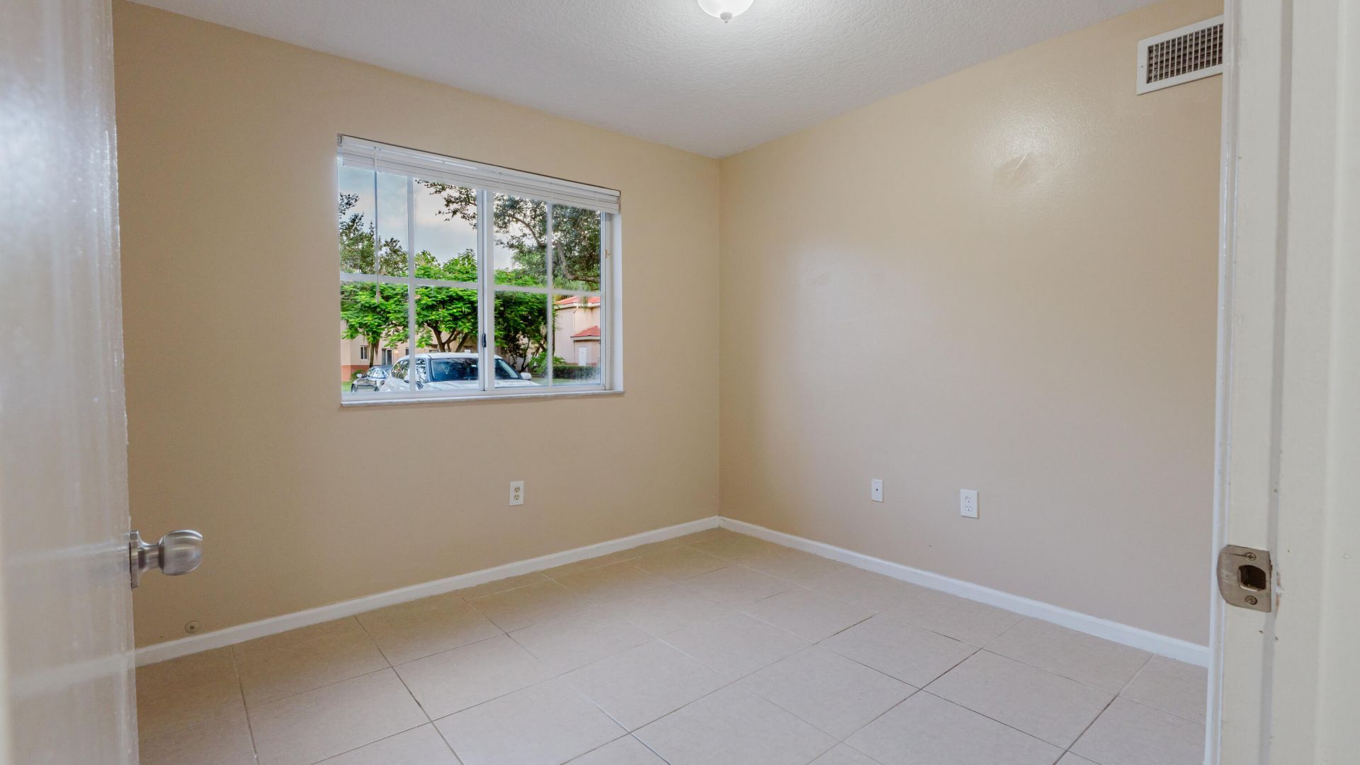 3760 N Jog Road, Unit 101, West Palm Beach, FL 33411 Photo