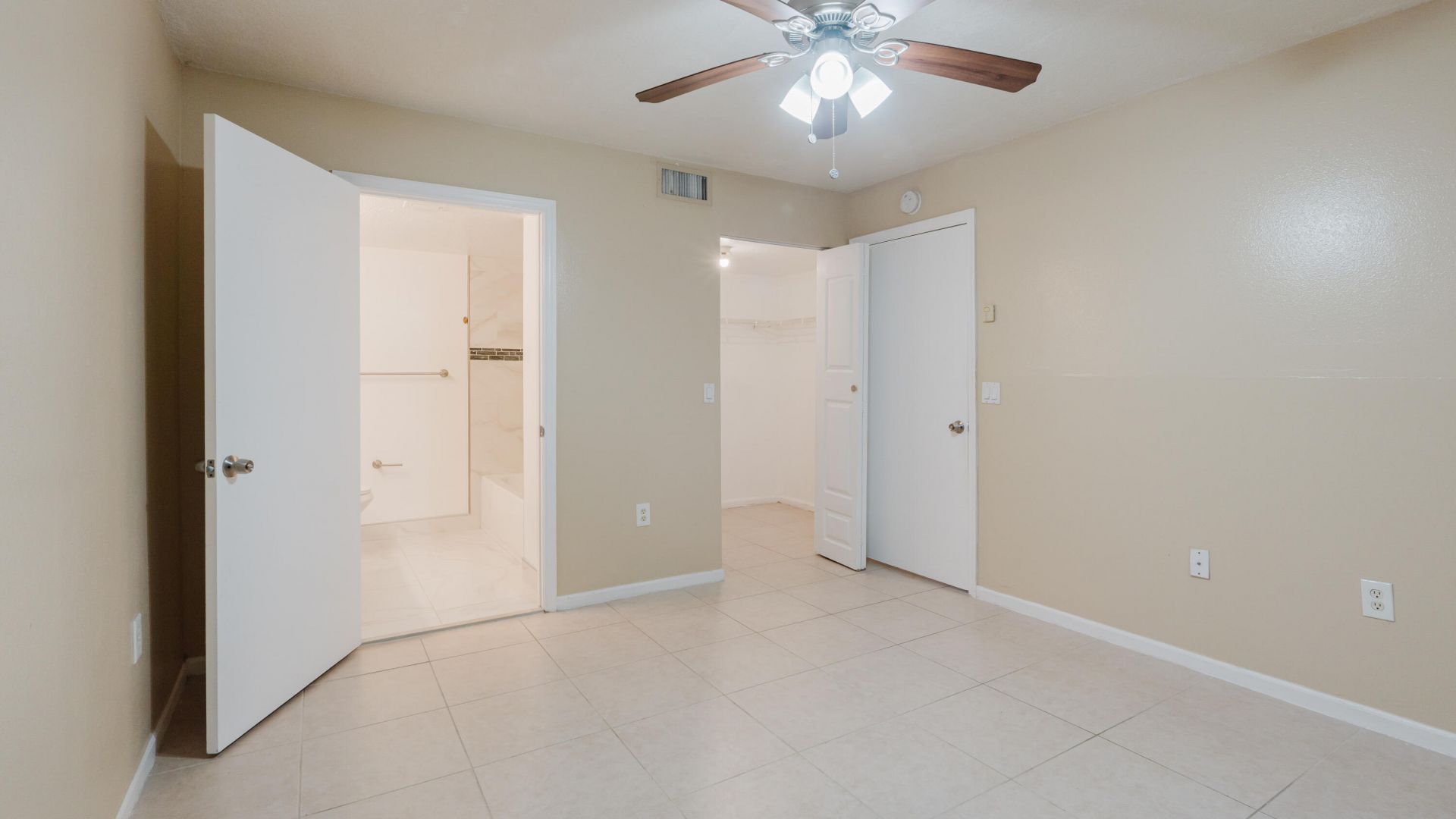 3760 N Jog Road, Unit 101, West Palm Beach, FL 33411 Photo