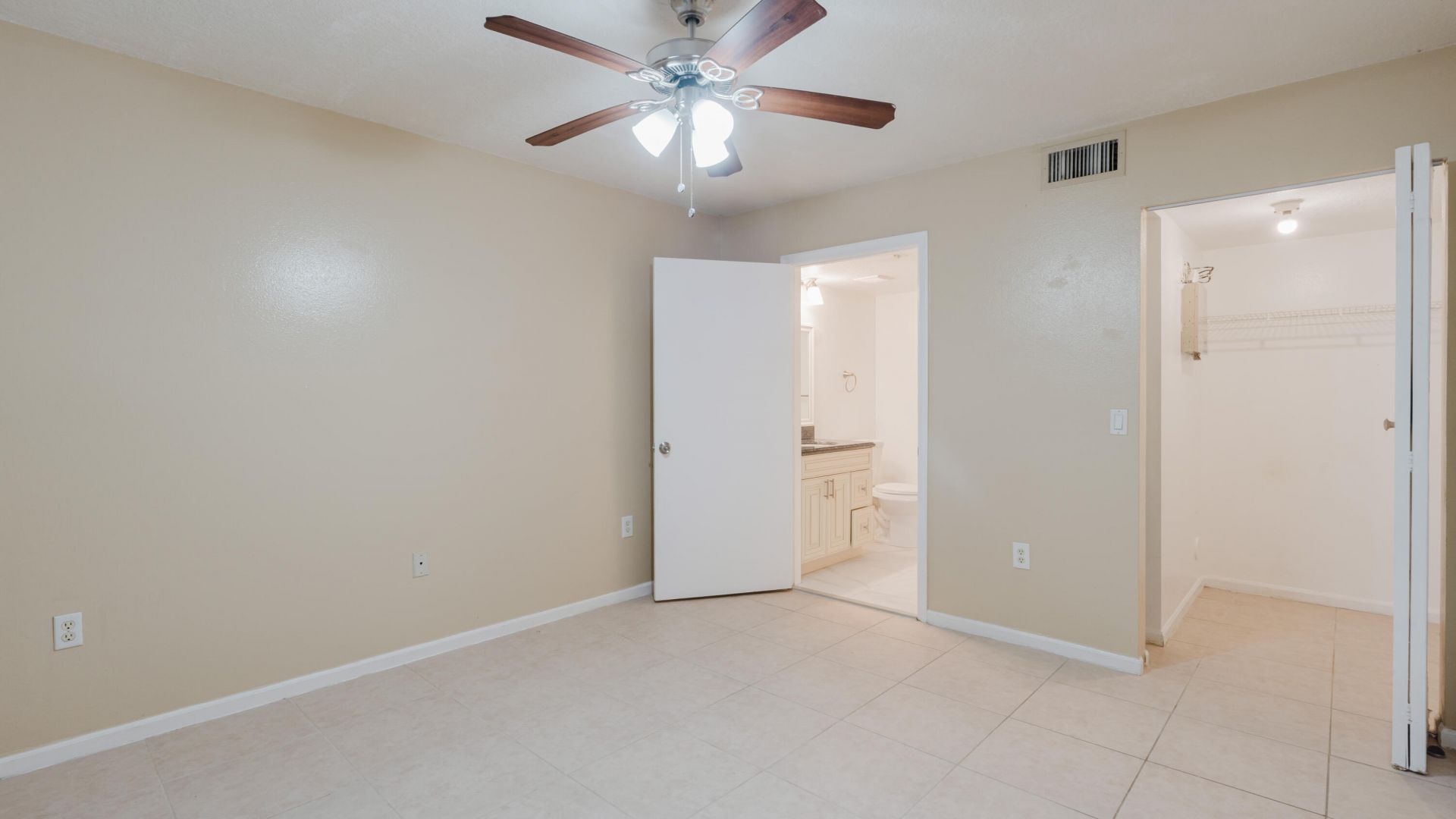 3760 N Jog Road, Unit 101, West Palm Beach, FL 33411 Photo