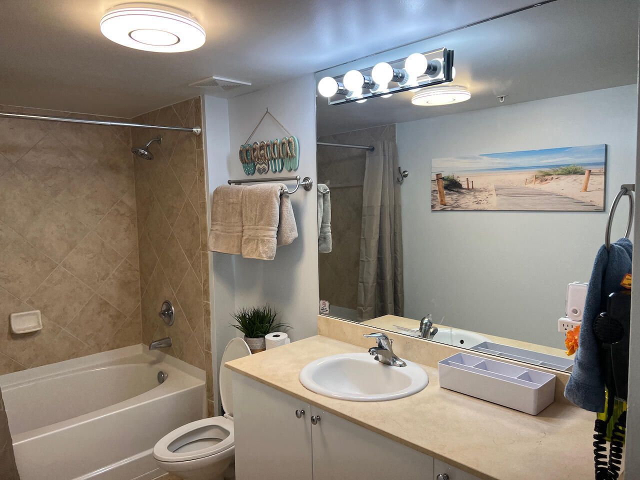 600 S Dixie Highway, Unit 522, West Palm Beach, FL 33401 Photo