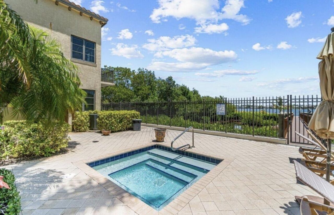 320 Via Villagio, Hypoluxo, FL 33462 Photo