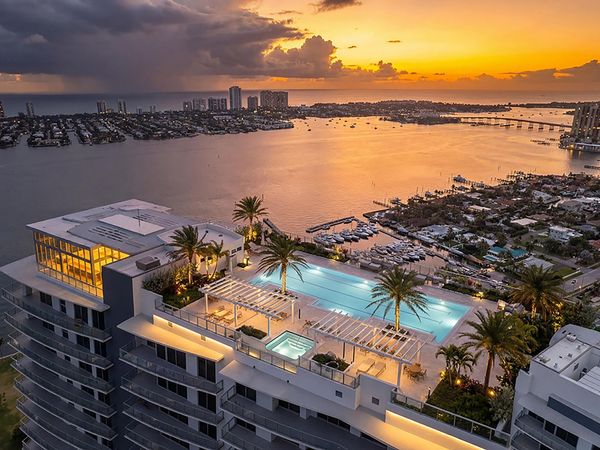 220 Lake Shore Drive, Unit 1011, Lake Park, FL 33403