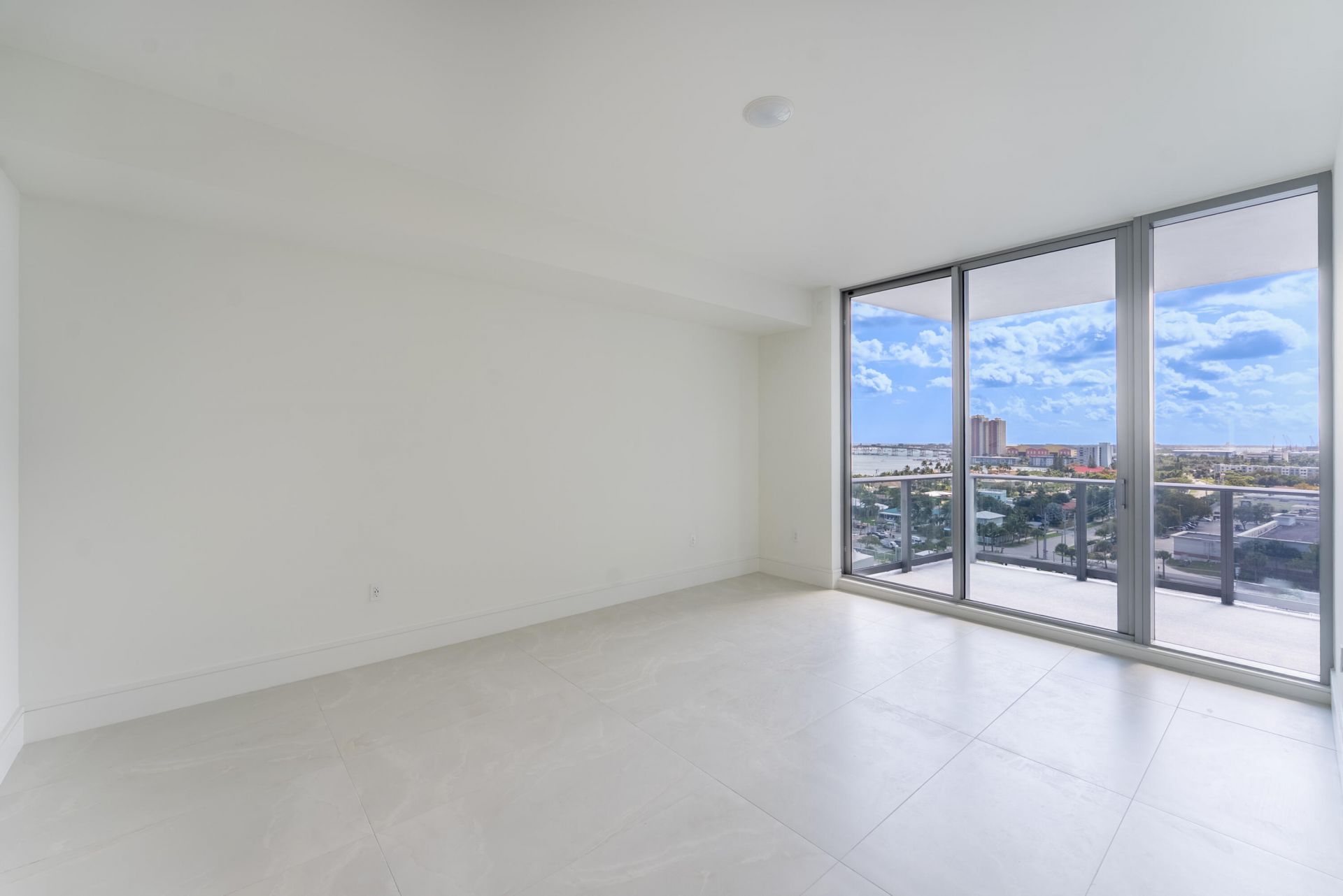 220 Lake Shore Drive, Unit 1011, Lake Park, FL 33403 Photo