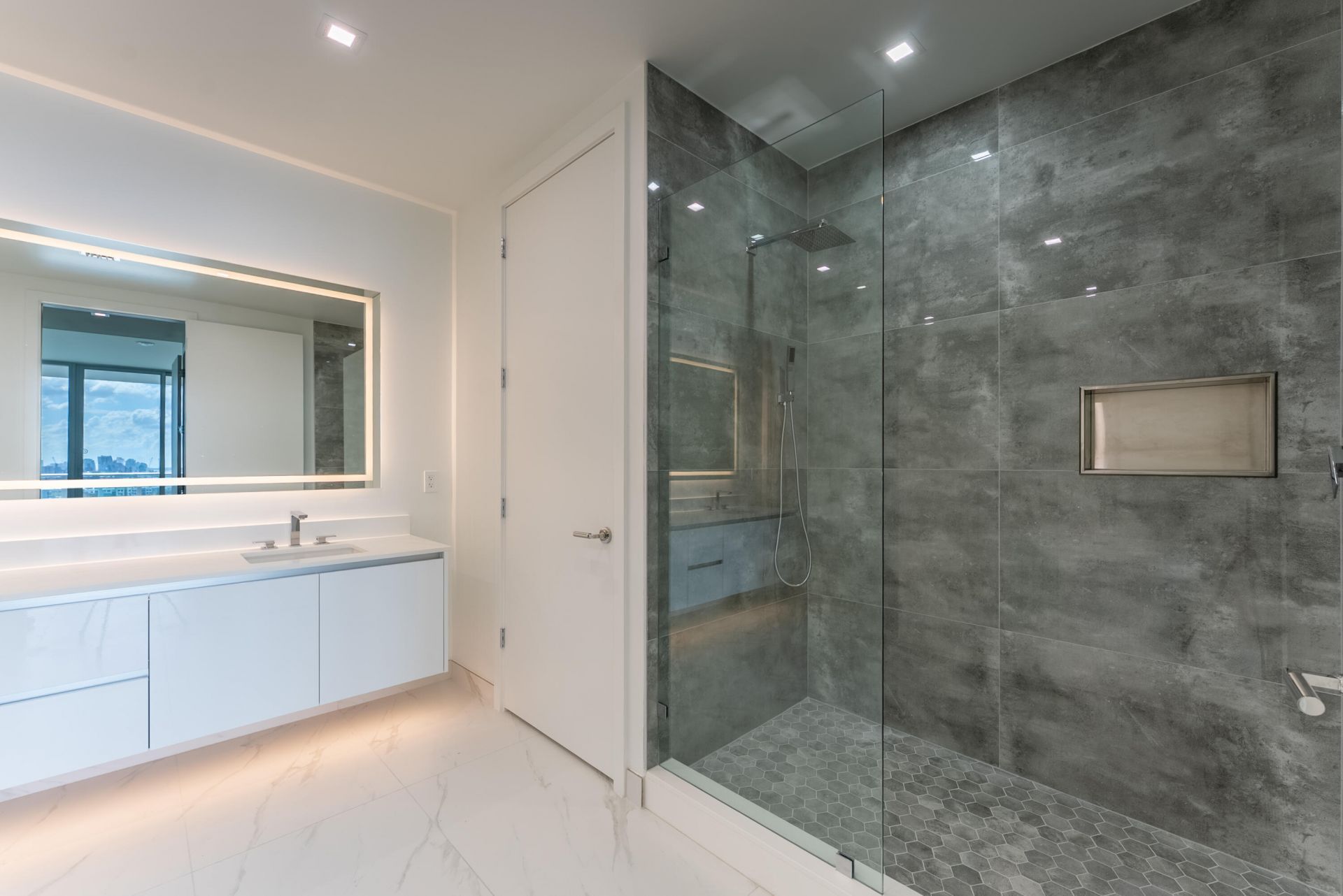 220 Lake Shore Drive, Unit 1011, Lake Park, FL 33403 Photo