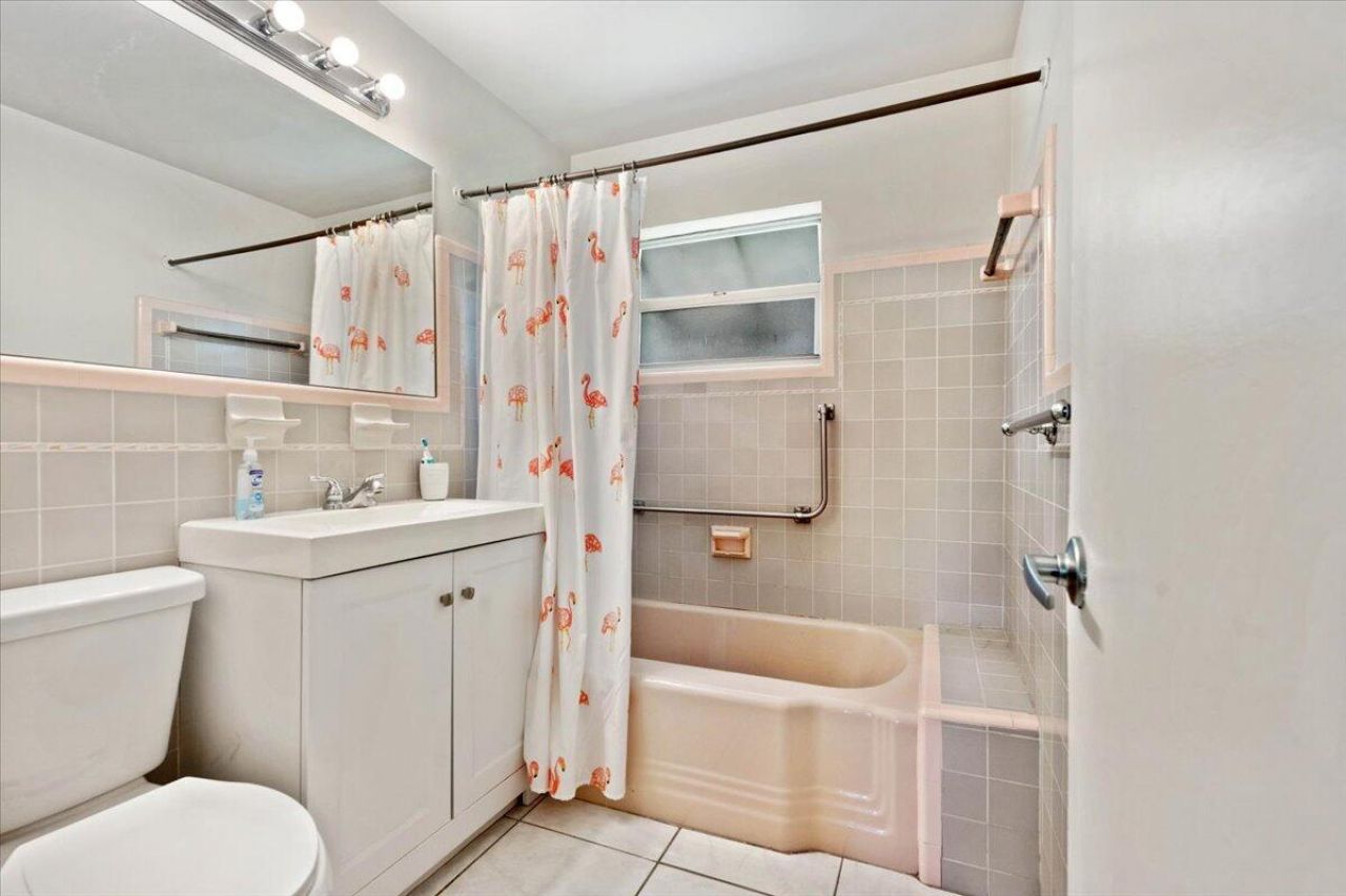 200 E 28th Street, Riviera Beach, FL 33404 Photo