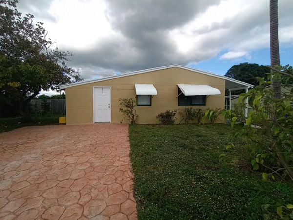 1080 W 27th Street, Riviera Beach, FL 33404