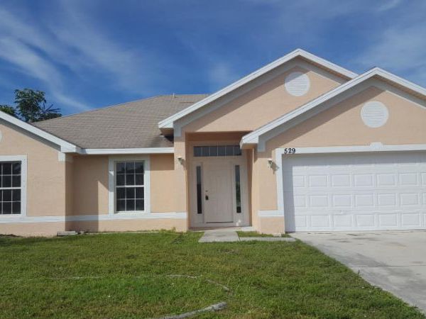 529 SW Baoy Avenue SW, Port St. Lucie, FL 34983