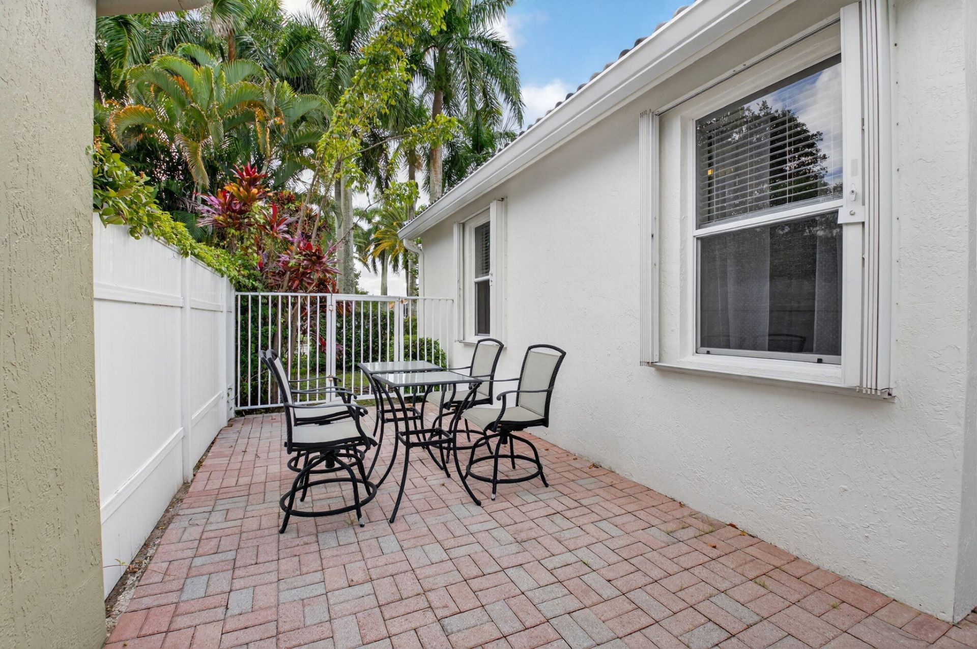 6032 Rossmoor Lakes Court, Boynton Beach, FL 33437 Photo