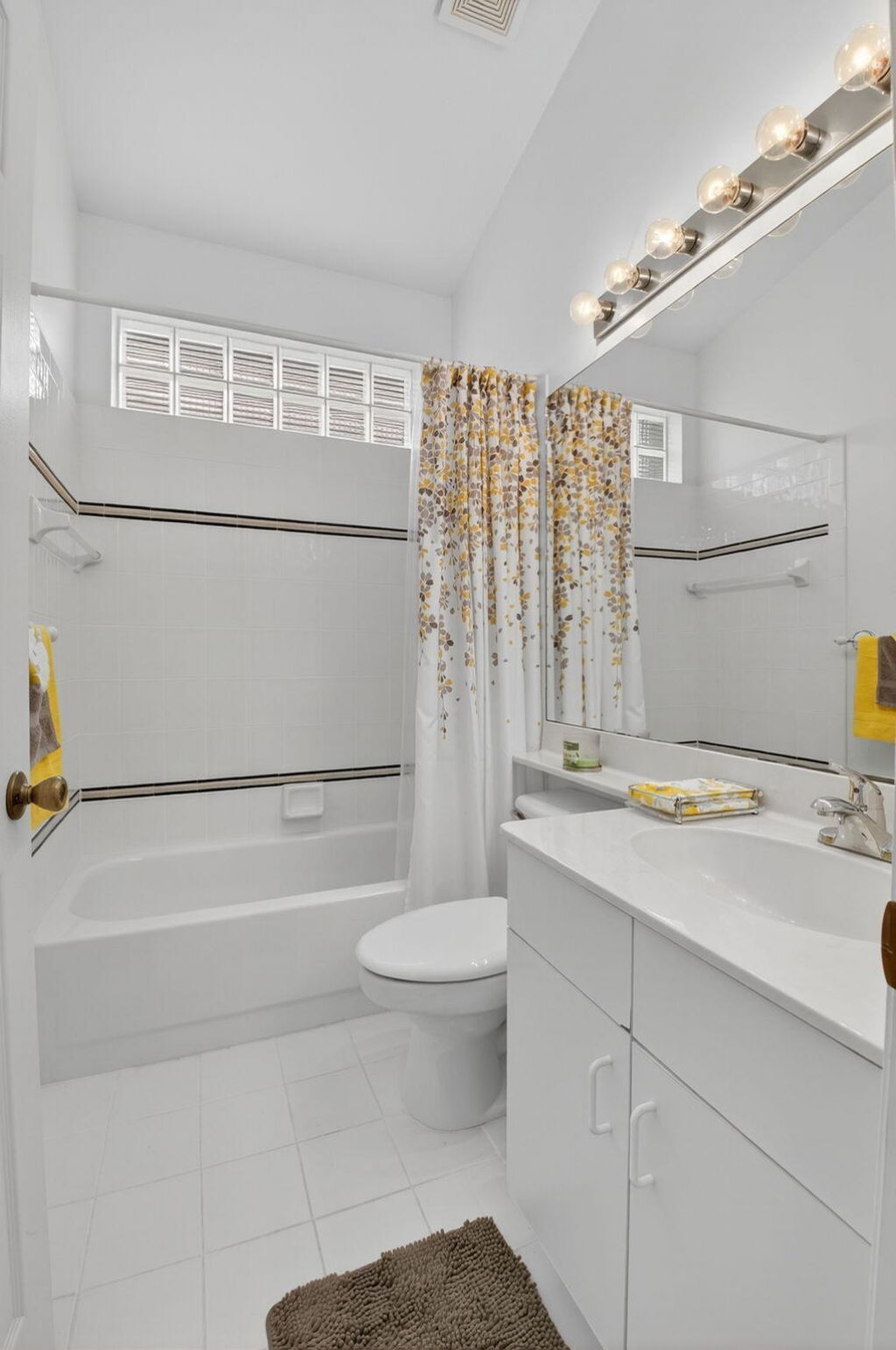 6032 Rossmoor Lakes Court, Boynton Beach, FL 33437 Photo