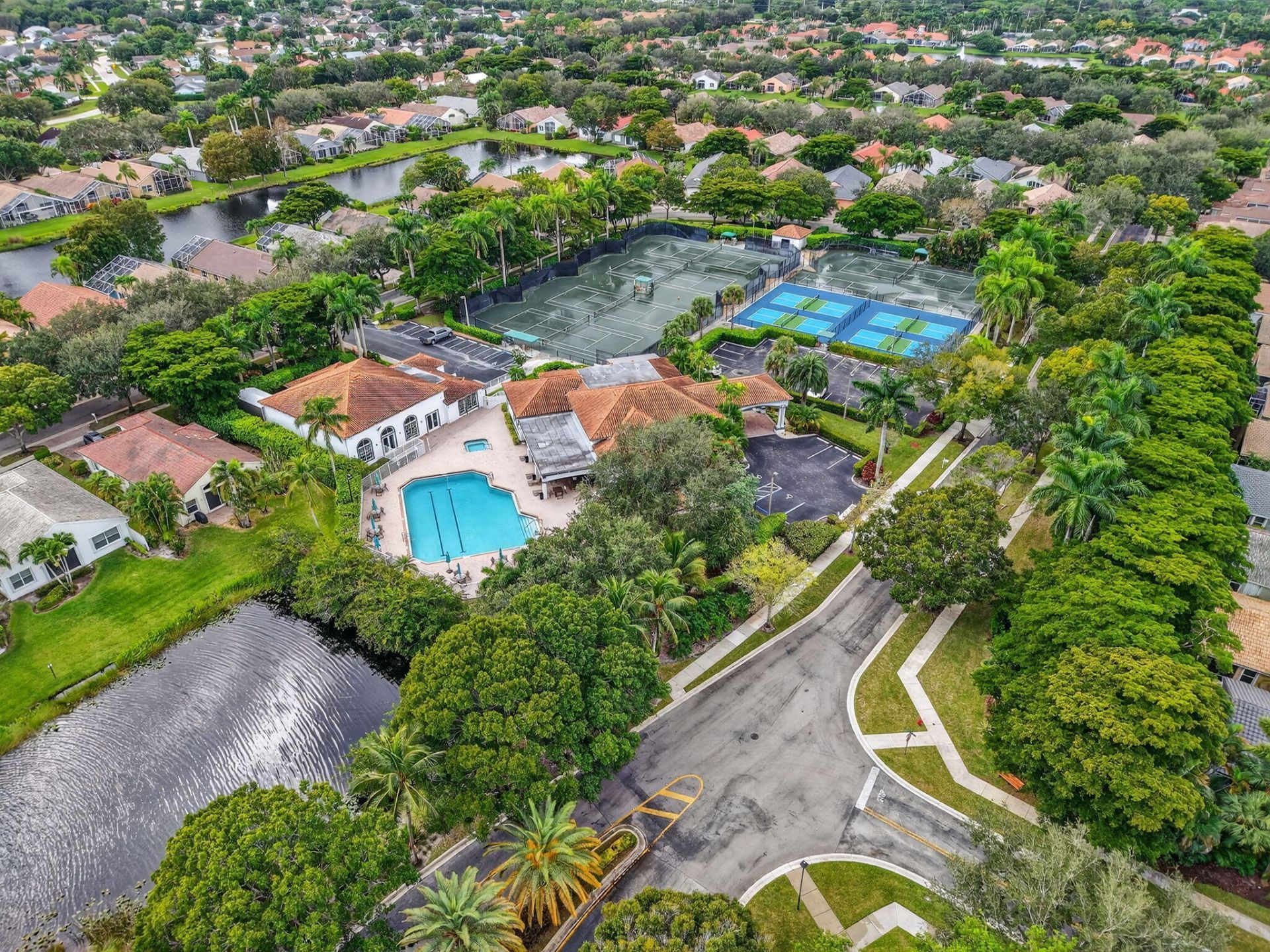 6032 Rossmoor Lakes Court, Boynton Beach, FL 33437 Photo