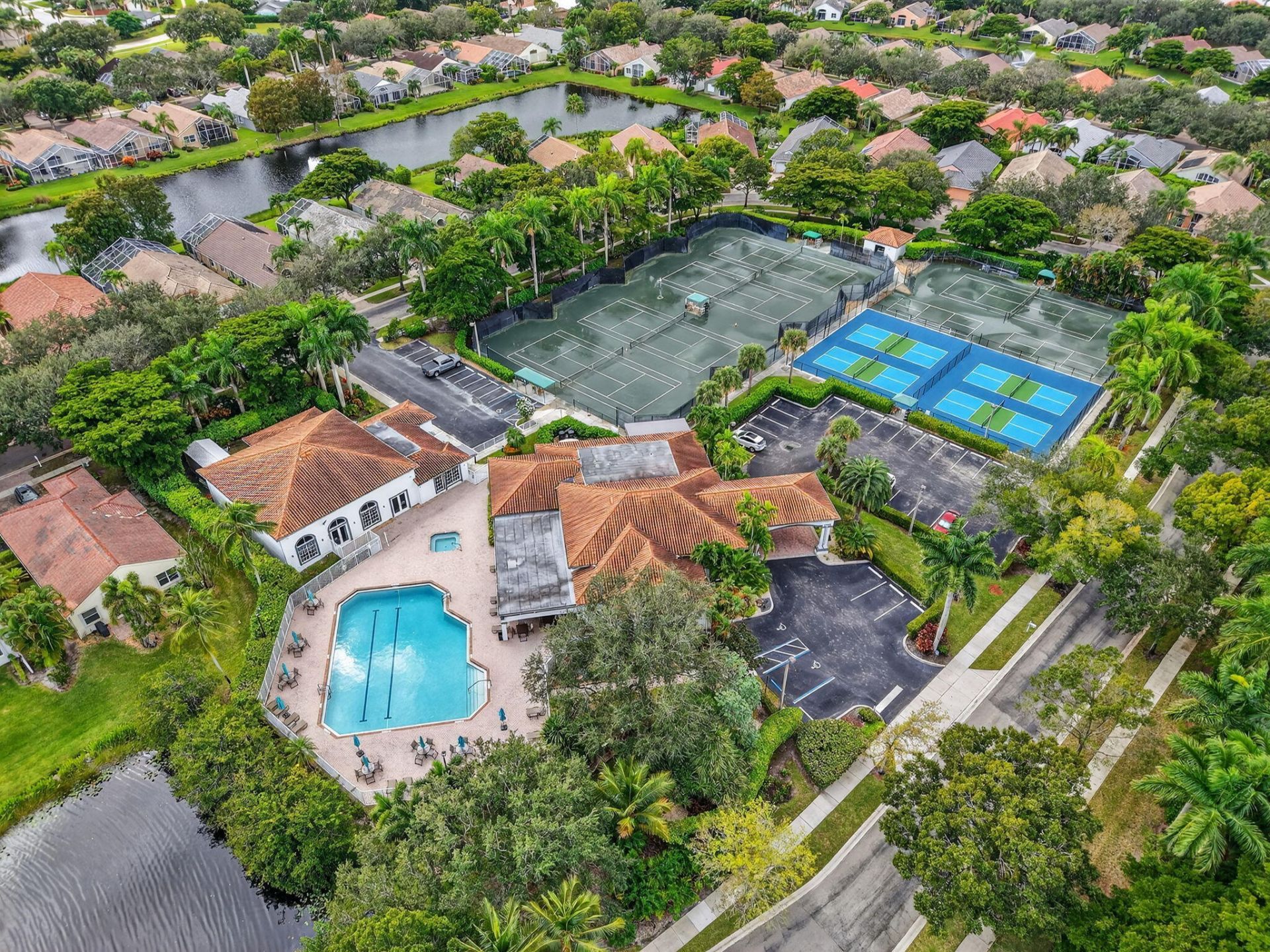 6032 Rossmoor Lakes Court, Boynton Beach, FL 33437 Photo