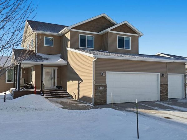 717 35th Avenue E, West Fargo, ND 58078