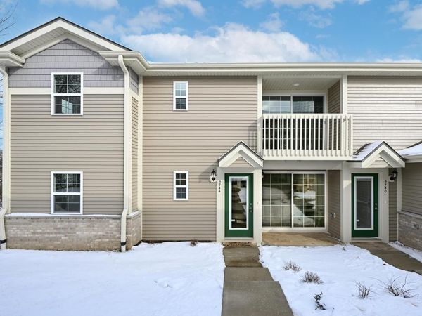 2744 Hidden DRIVE, Unit 72, Saint Francis, WI 53235