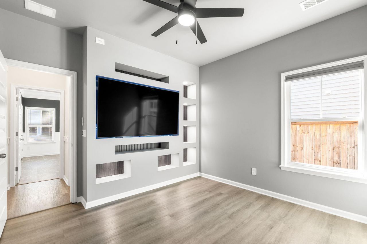 222 Woodland Oak Way Photo 5