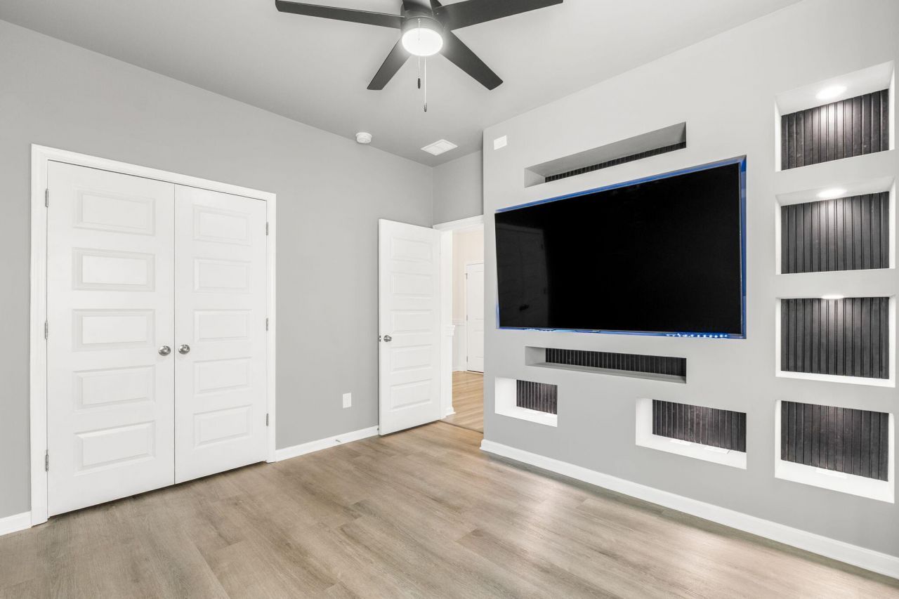 222 Woodland Oak Way Photo 6