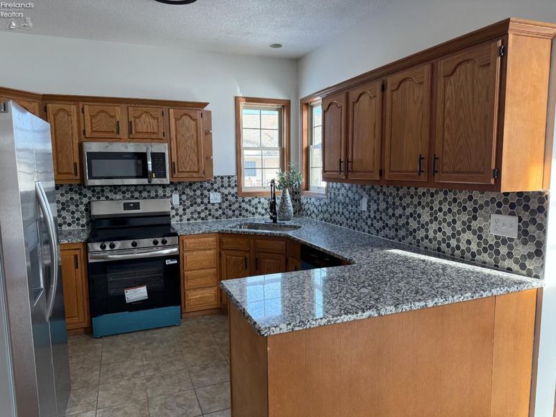 1302 1302 Wedgewood Dr., Fostoria, OH 44830 Photo 6